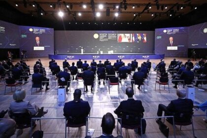 NL Central capsules: Can Brewers claim 4th straight division title?