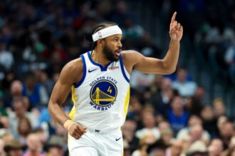 Watch: Warriors’ Moses Moody suffers serious knee injury on dunk attempt