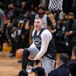 Nikola Jokic's late hoop lifts Nuggets past Suns