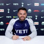 Tottenham manager Ho signs new long-term deal