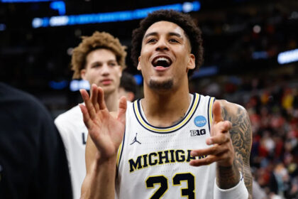 Yaxel Lendeborg stars as top-seeded Michigan beats Alabama 90-77 in Sweet 16