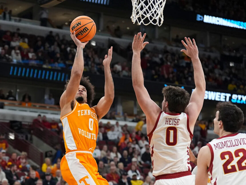 Tennessee basketball vs Michigan March Madness Elite Eight ticket prices, how to buy