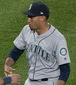 Edwin Diaz closes Dodgers' second straight win over D-backs