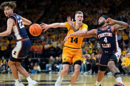 Iowa vs Illinois live March Madness updates: Prediction, odds, how to watch