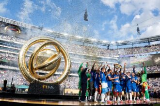 Papers: Palmer disillusioned at Chelsea amid Man Utd interest