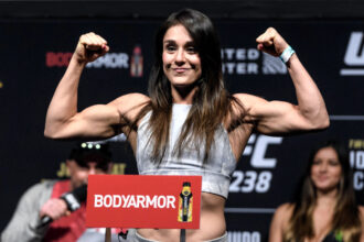 Alexa Grasso vs. Maycee Barber