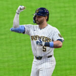 Small ball leads Brewers to 6-1 victory over White Sox