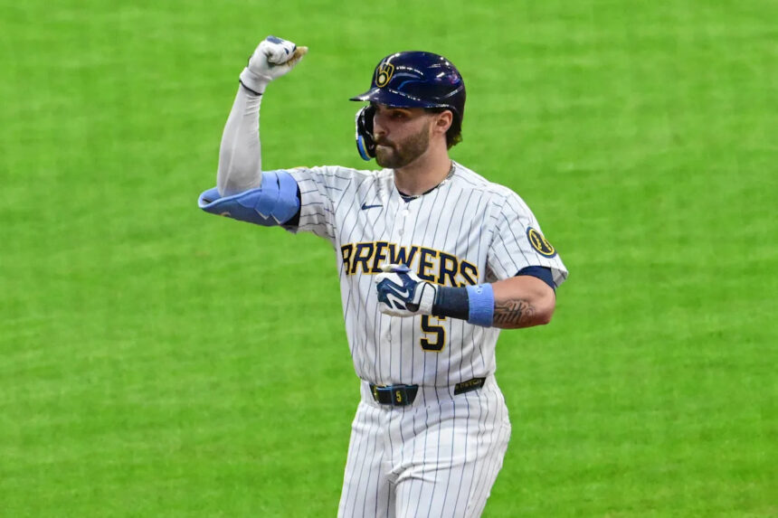 Small ball leads Brewers to 6-1 victory over White Sox