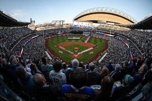 Guardians’ Chase DeLauter hits 4th home run in 3rd career game, Guardians beat Mariners 6-5