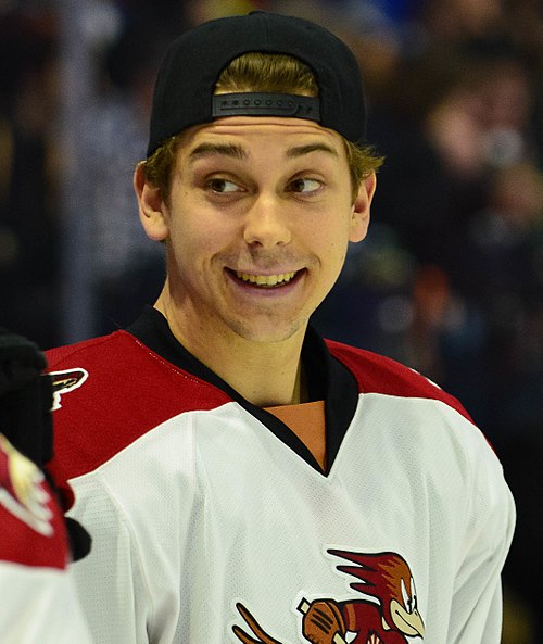Dylan Strome's heroics help Caps nip Knights in shootout