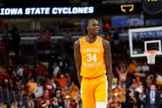 How to live stream Tennessee vs Michigan: Elite 8 NCAA Tournament, March Madness, TV channel