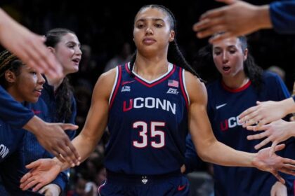 Notre Dame vs. UConn live score, updates, highlights from March Madness Elite Eight