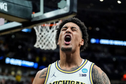 Michigan basketball bludgeons Tennessee 95-62 to advance to Final Four