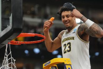 Michigan routs Tennessee to win regional final, enter NCAA men's Final Four