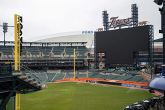 Comerica Park is cashless. How to convert cash to card at Tigers games