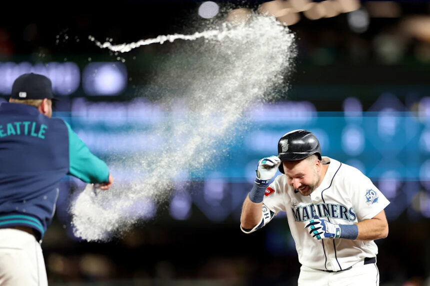 Cal Raleigh’s walk-off hit hands Yankees their first loss of 2026