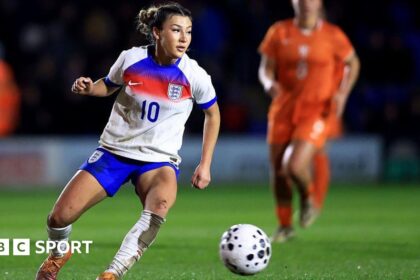 'I like surprises' - Wiegman calls up 17-year-old Parkinson