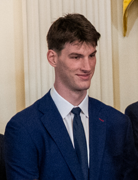 Rioux, Florida's 7-foot-9 center, enters the portal