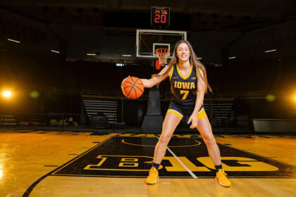 Iowa women’s basketball fans react to Addie Deal transfer portal news