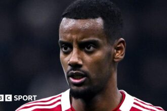 Isak to return to training this week - Slot