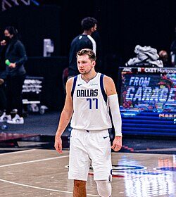 Luka Doncic suffers hamstring injury