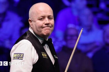 Higgins fights back to beat Selby and reach semi-finals