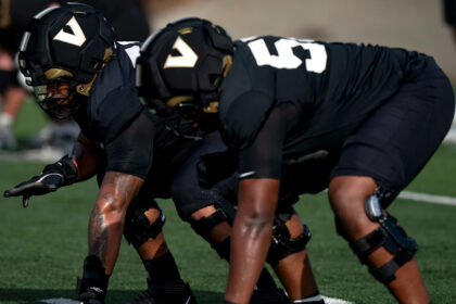 How Vanderbilt offensive line has built chemistry through basketball and baseball
