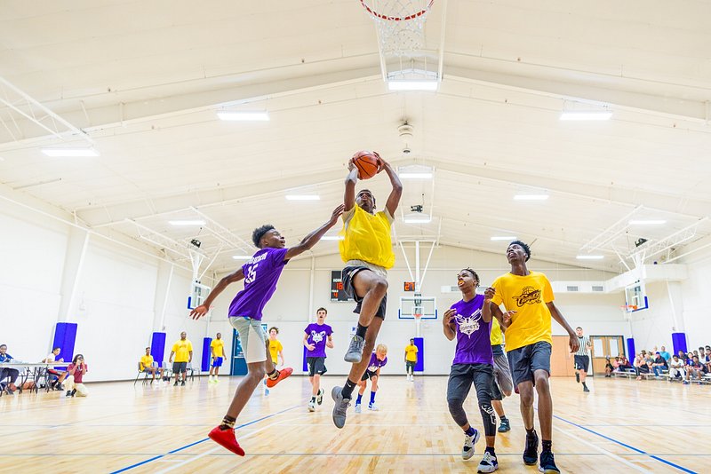 Braves belt 4 homers in 17-2 rout of Diamondbacks