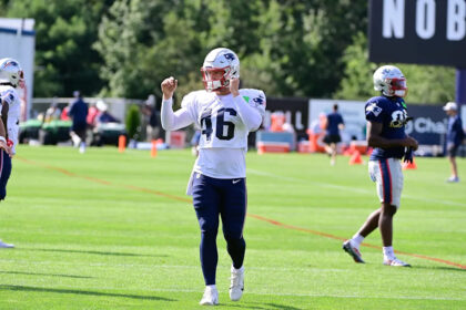 Dolphins give new long snapper modest contract for 2026 season