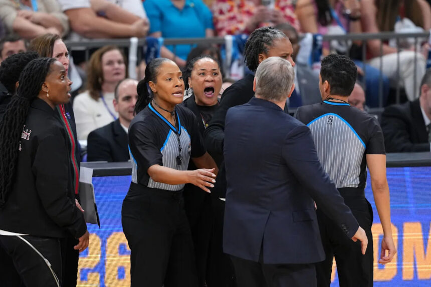 'What are you doing dude?': Social media reacts to Geno Auriemma-Dawn Staley altercation