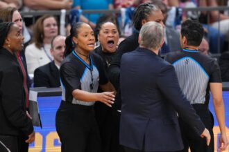 What did Geno Auriemma say to Dawn Staley? Explaining the heated the Final Four postgame exchange