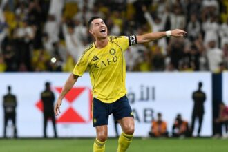 Ronaldo scores on injury return, leads Al Nassr to 5-2 win to stay top