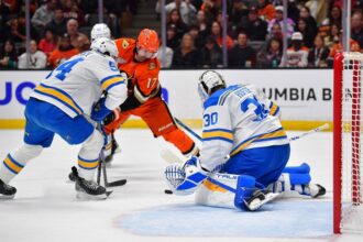 Blues boost playoff hopes with 4-goal win over Ducks