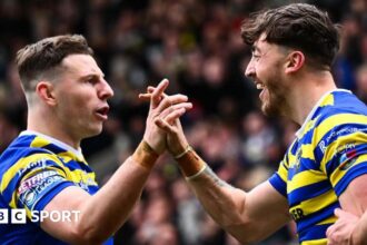 Warrington thrash Leigh to go top of Super League