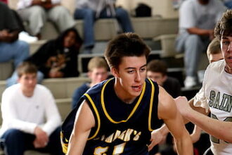 Sources: Lakers' Reaves (oblique) out 4-6 weeks