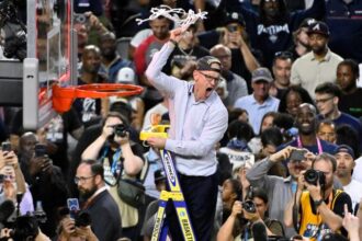 UConn record in national championship games: Huskies look to pass North Carolina on list of most tit