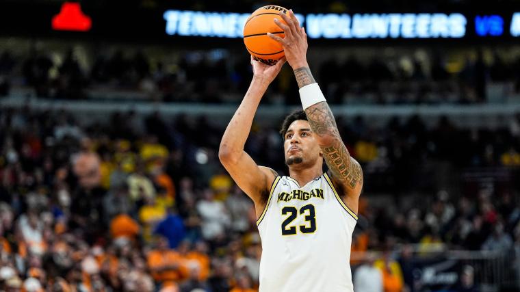 Yaxel Lendeborg injury updates: Michigan star hobbles to locker room after hurting ankle, knee in Fi