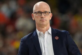 UConn's Dan Hurley hears boos after Final Four win over Illinois