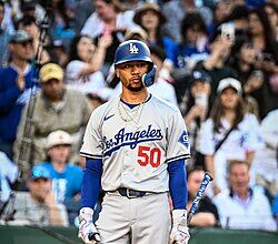 Dodgers' Betts placed on IL with strained oblique