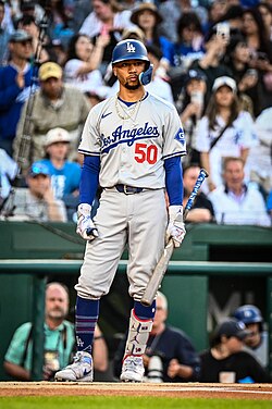 Dodgers' Betts placed on IL with strained oblique