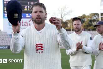 Critchley stars as Essex wrap up big win at Hants
