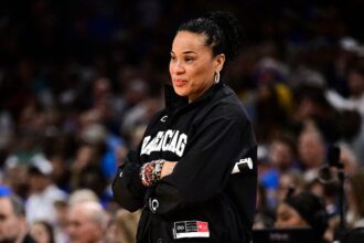 Dawn Staley gives classy answer after Geno Auriemma question following national title loss: 'It's UC