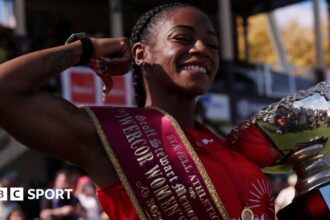 Richardson wins Stawell Gift despite 10m handicap