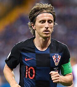 Report: Luka Doncic to seek treatment in Europe for hamstring strain