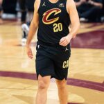 Sky deal Reese to Dream for two 1st-round picks