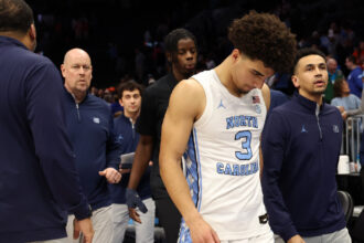 North Carolina guard Derek Dixon plans to enter NCAA transfer portal