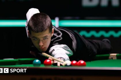 Szubarczyk, 15, breaks World Championship record