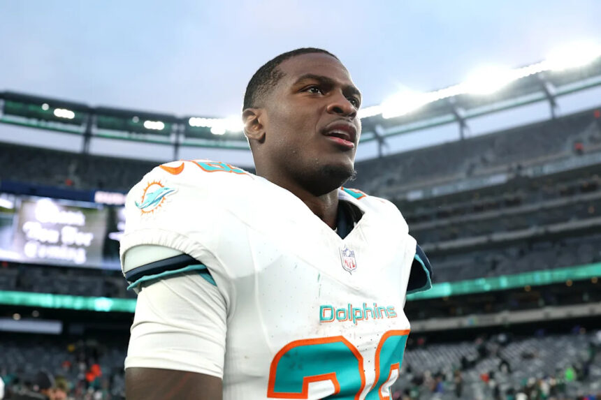 Dolphins head coach on De’Von Achane’s absence from team workouts; ‘That’s part of the business’