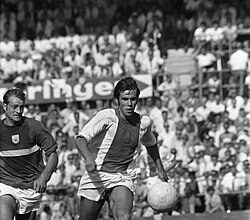 Wirtz disagrees with Van Dijk's 'gave up' criticism after Man City rout