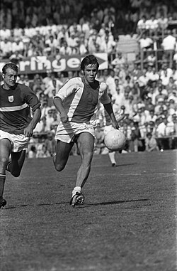 Wirtz disagrees with Van Dijk's 'gave up' criticism after Man City rout